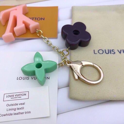 High Quality Keychains LUV 034