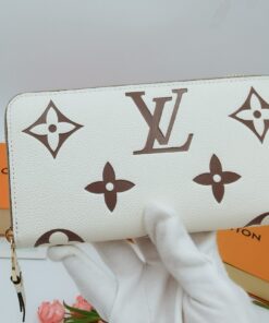 High Quality Wallet LUV 002