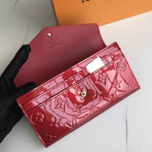 High Quality Wallet LUV 008