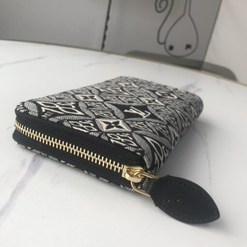 High Quality Wallet LUV 022