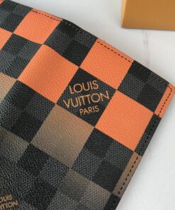 High Quality Wallet LUV 050