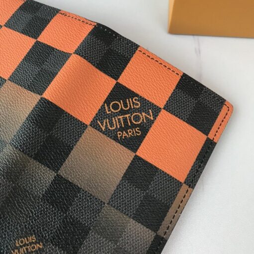 High Quality Wallet LUV 050