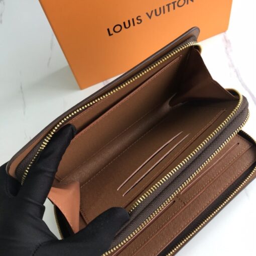 High Quality Wallet LUV 053