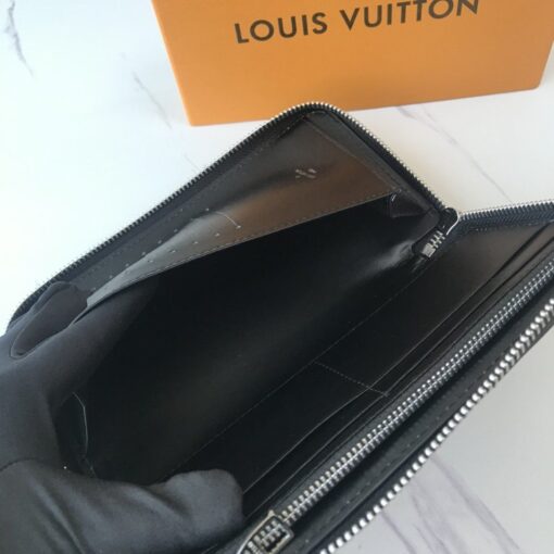 High Quality Wallet LUV 069