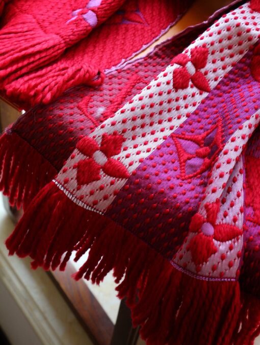 High Quality LUV  Scarf 002