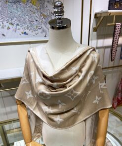 High Quality LUV  Scarf 004