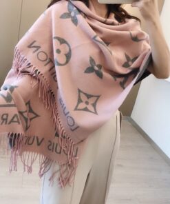 High Quality LUV  Scarf 007