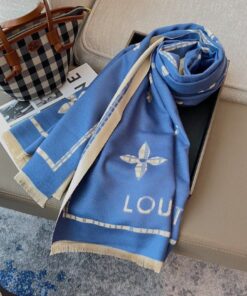 High Quality LUV  Scarf 015