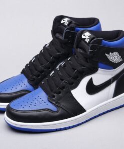 AJ1 black and blue toe