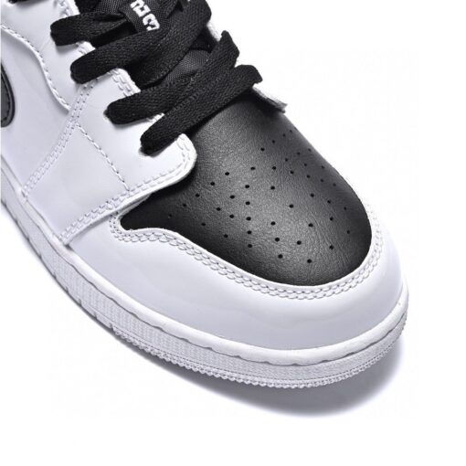 AJ1 low black and white panda