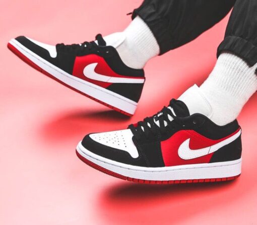 AJ1 Low Bull Chicago Ladies