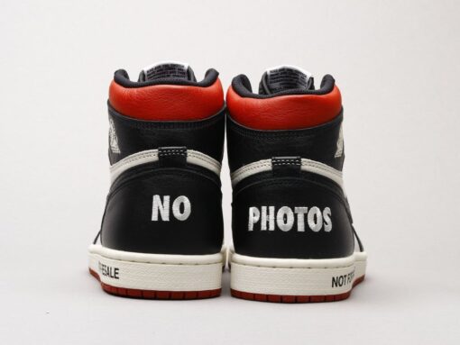 AJ1 No resale of black and red