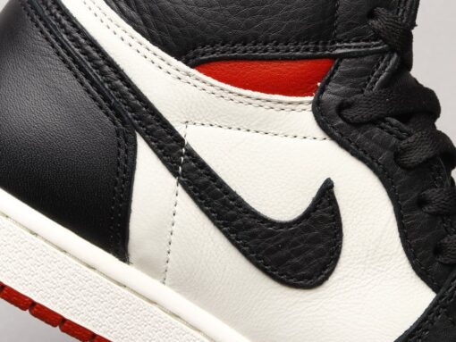 AJ1 No resale of black and red