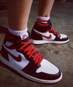 AJ1 Red Hook Black Toe