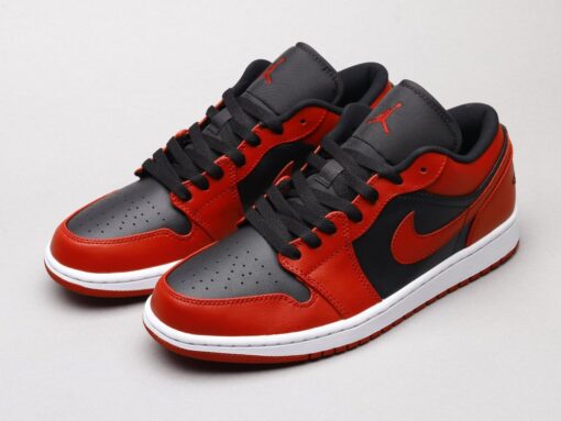 AJ1 Reverse black and red forbidden to wear