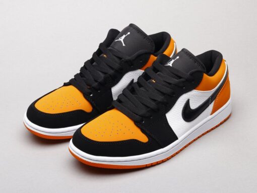 AJ1 smash the backboard