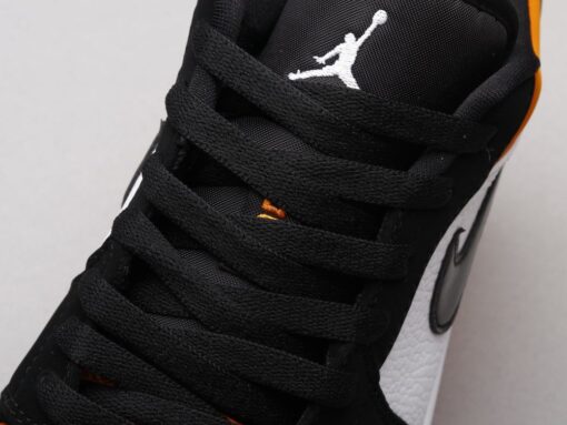 AJ1 smash the backboard