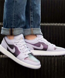 AJ1 Violets