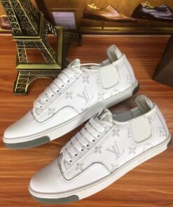 High Quality Luv Sneaker 046