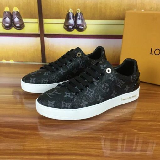High Quality Luv Sneaker 047