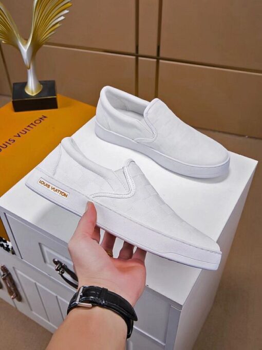 High Quality Luv Sneaker 057