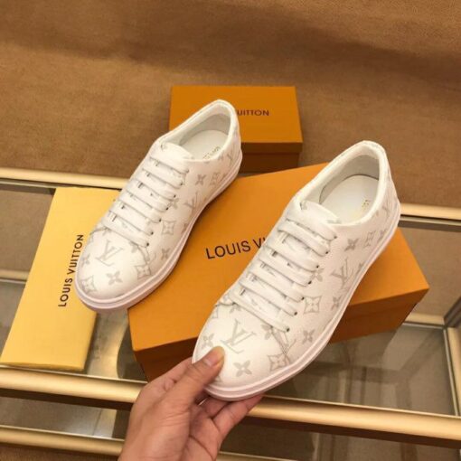 High Quality Luv Sneaker 062