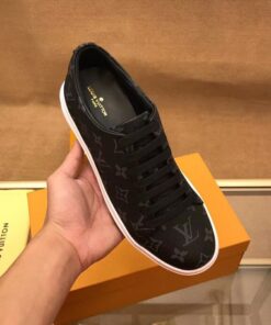 High Quality Luv Sneaker 063