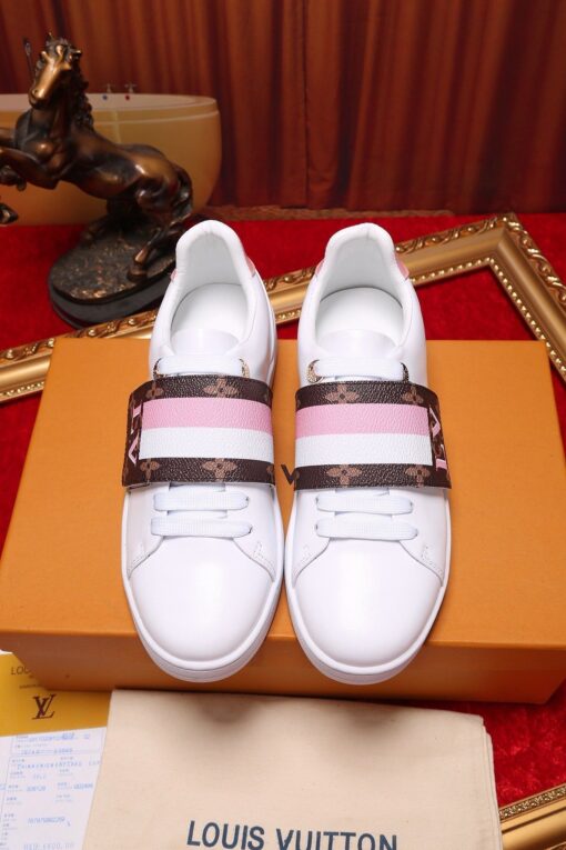 LUV Font Row Pink Sneaker