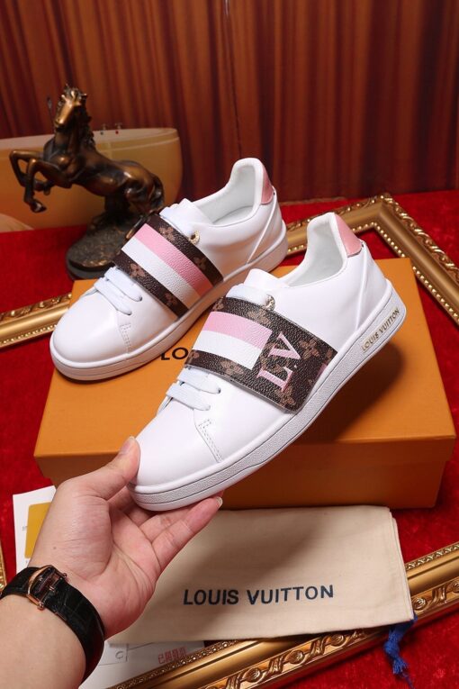 LUV Font Row Pink Sneaker