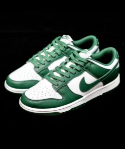 NKE Varsity Green green