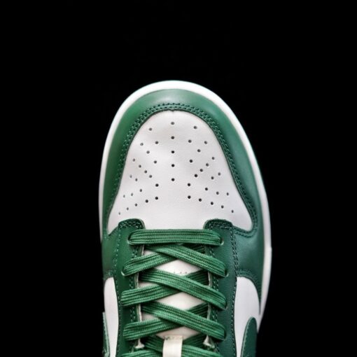 NKE Varsity Green green