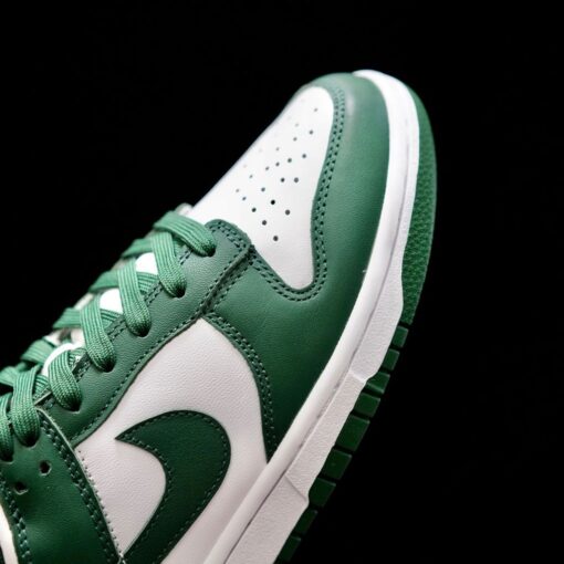 NKE Varsity Green green