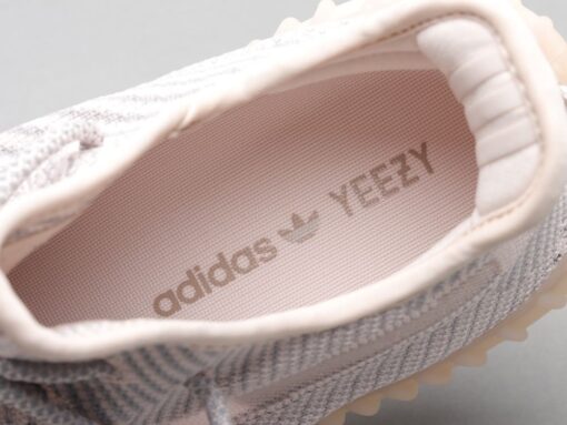 Yzy 350 Pale pink Sneaker