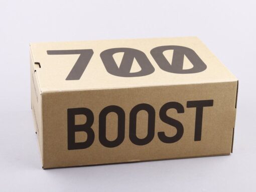 Yzy 700 Analog Beige Sneaker